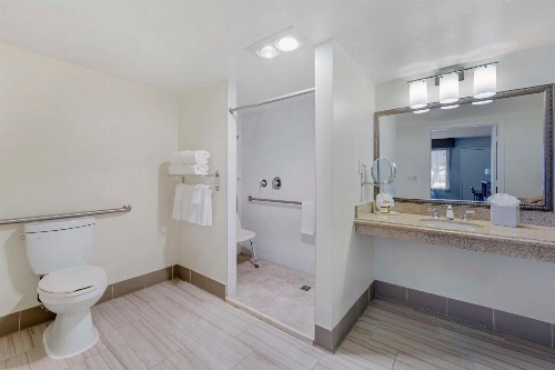 Best Western Plus Executive Inn image 2